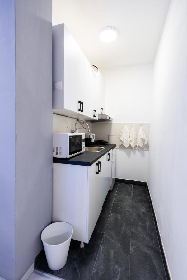 Black & Yellow Centrally Located Studio Νόβι Σαντ Εξωτερικό φωτογραφία